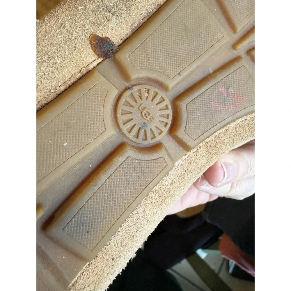 Used Ugg Soft Suede‎ Leather Tan Loafers Shoes Womens 10 Well Loved and Worn